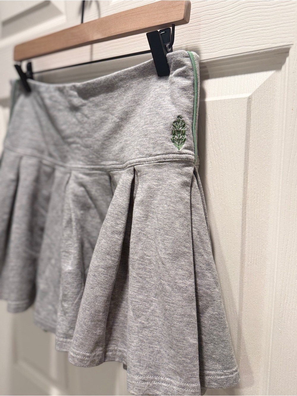 NWT FP Movement Free People Gray Green Trim Pleated Skirt Set Medium - Picture 11 of 13